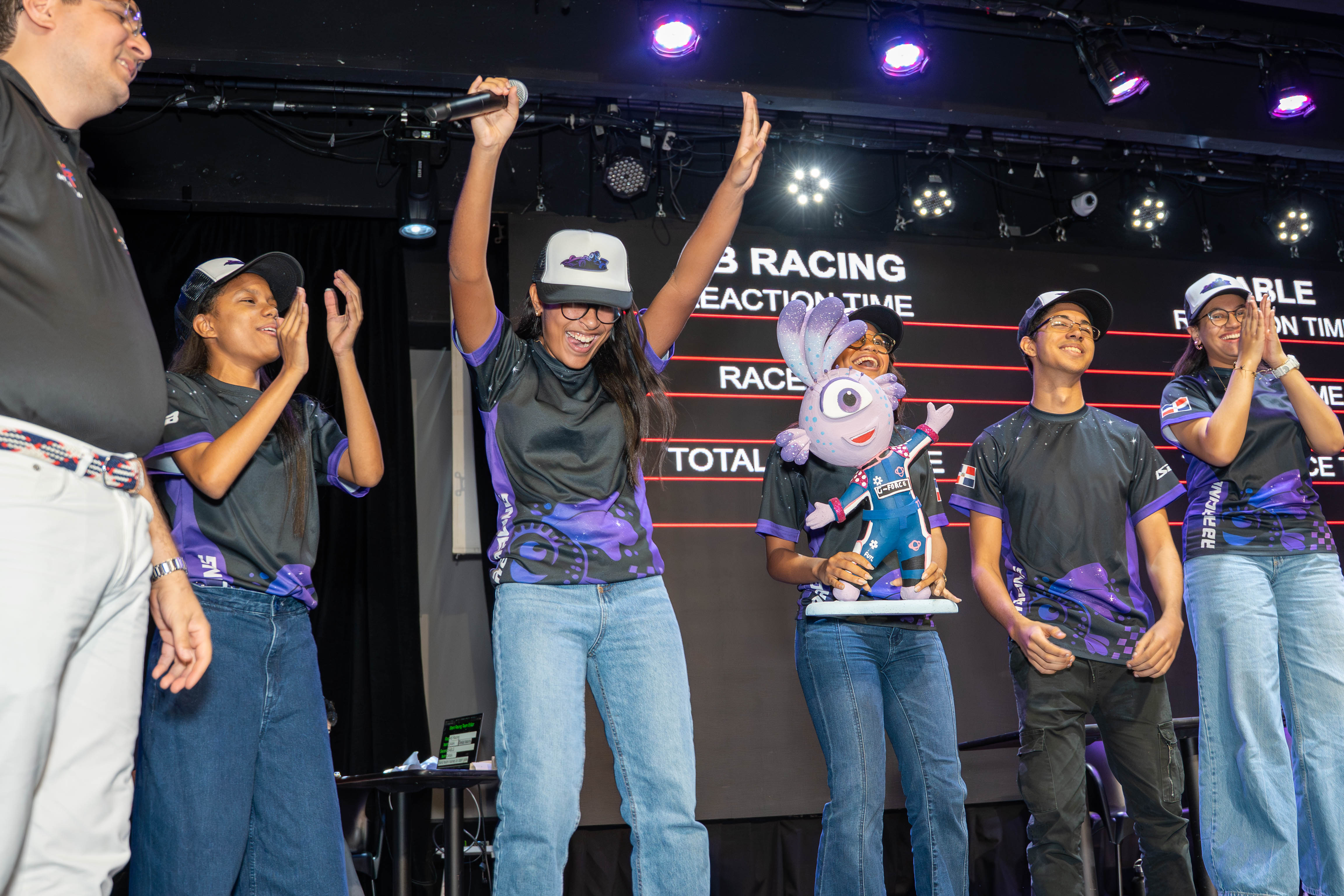 Momento del evento nacional STEM Racing RD